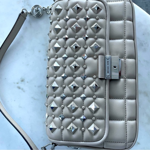 MICHAEL KORS Bradshaw Small Studded Convertible Shoulder Bag - Picture 6 of 7